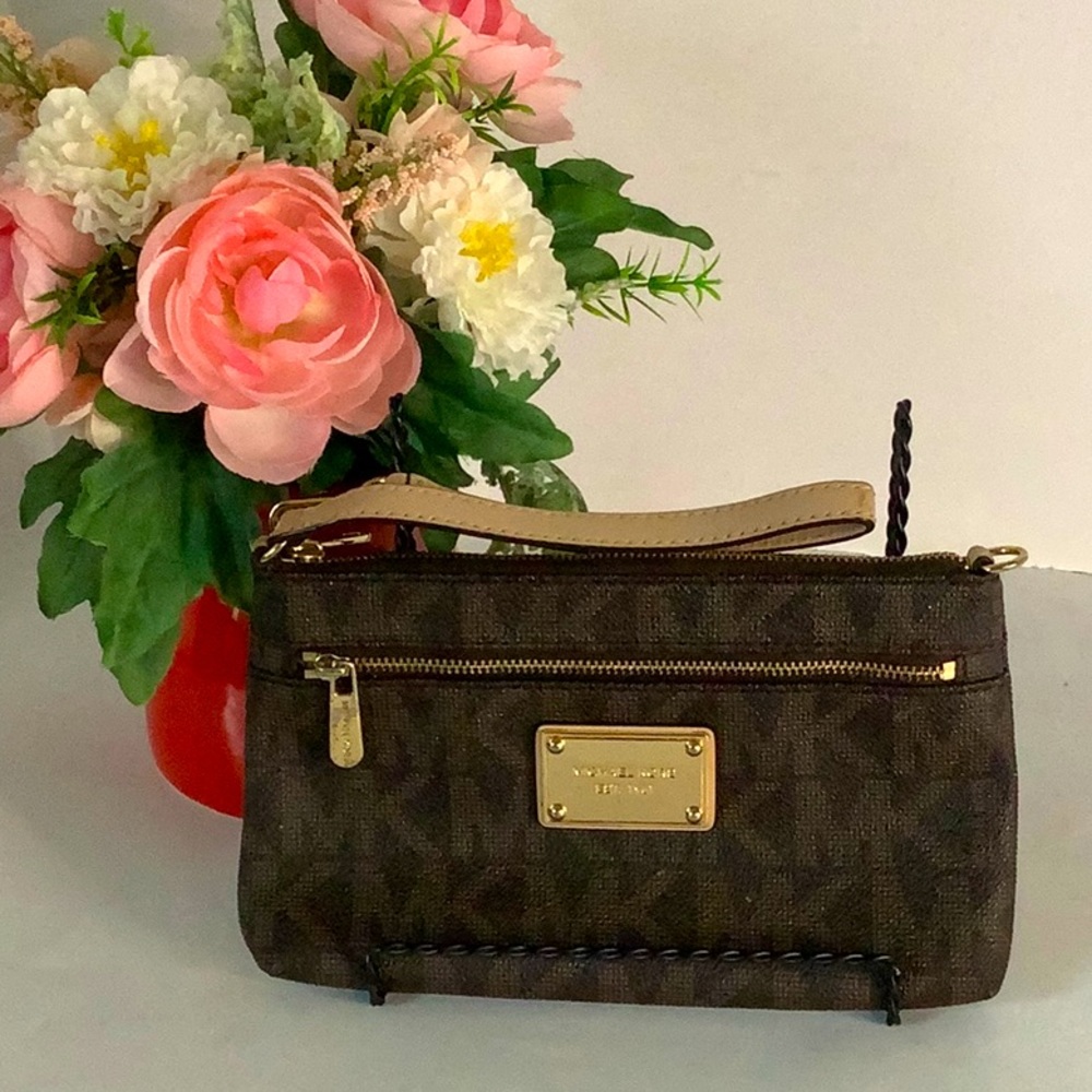 Michael Kors Signature Wristlet in Brown